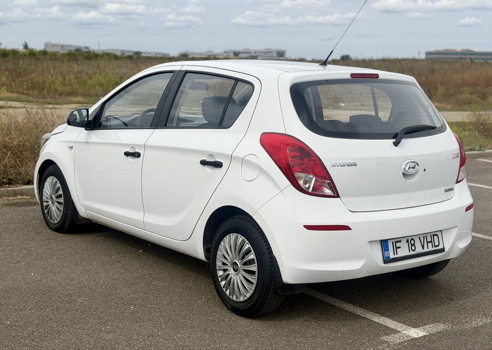 HYUNDAI i20 2015 — imagine 3