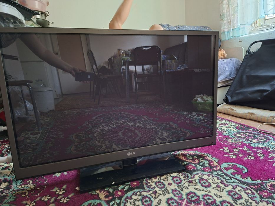 Телевизор LG срочно продам