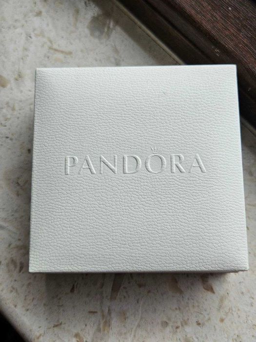 Гривна Pandora с 13 талисмана