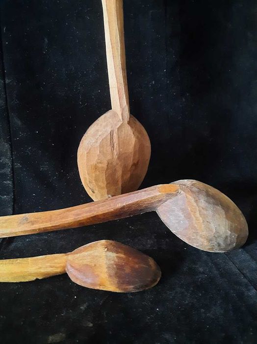 3 linguri decorative din lemn