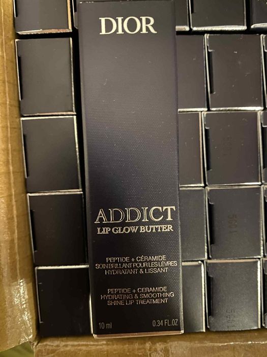 Vând  Tratament buze cu peptide și ceramice Lip glow butte