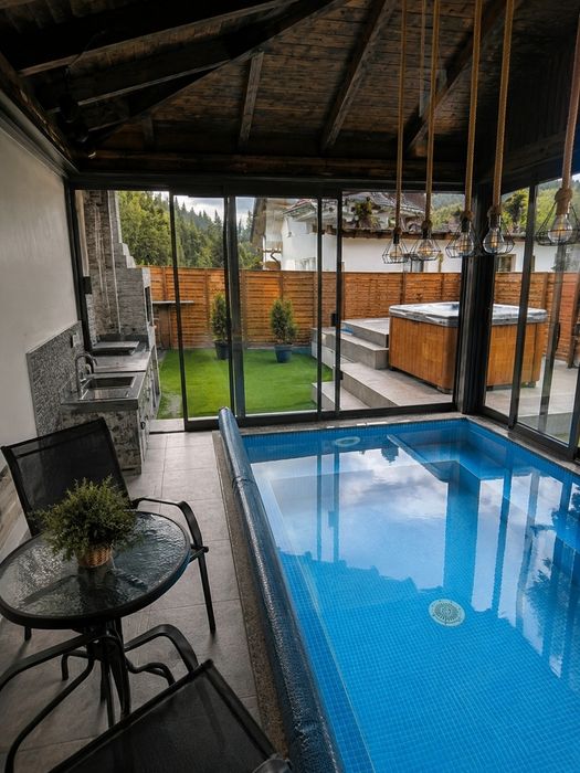Cazare A-Frame 2-10 persoane piscină încălzită și ciubăr