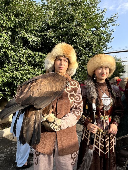 Құмай тазы ит және бүркіт. Алматы