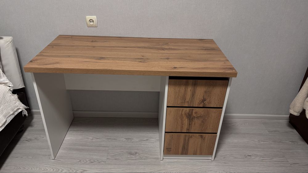 Стол писменный бу