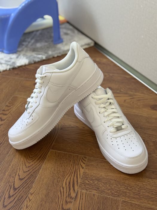 Nike Air Force Triple White