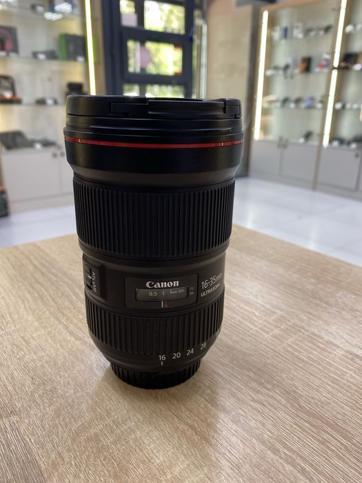 Canon zoom Lens EF 16-35mm (p25)