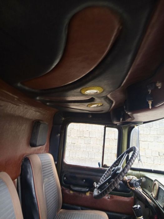 Zil sotiladi narxini kelishamiz