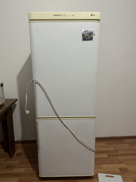 Холодильник двухкамерный LG