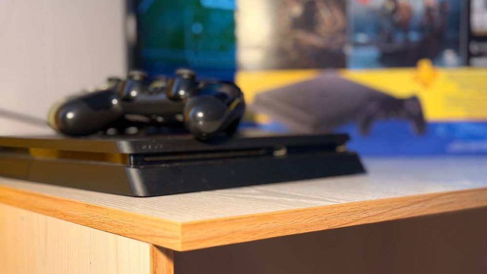 Продам PlayStation 4 (PS4) 1 ТБ