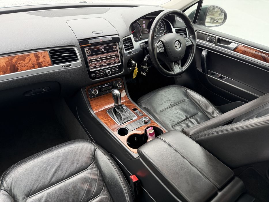 VOLKSWAGEN TOUAREG - Ireprosabil - 2011 - 3.0 TDI - 4•Motion - Automat