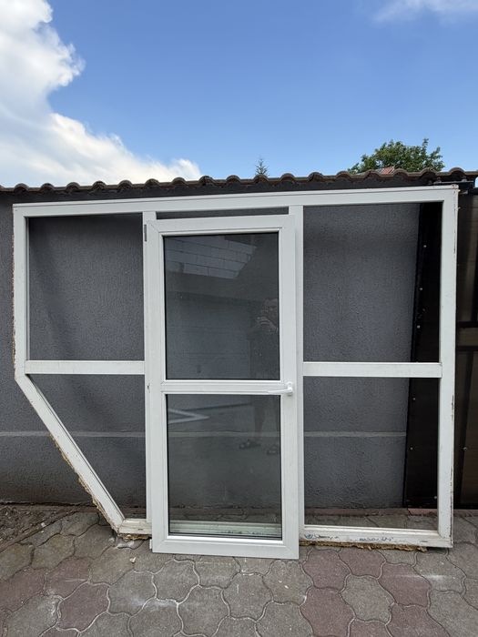 Fereastra de termopan cu uşă