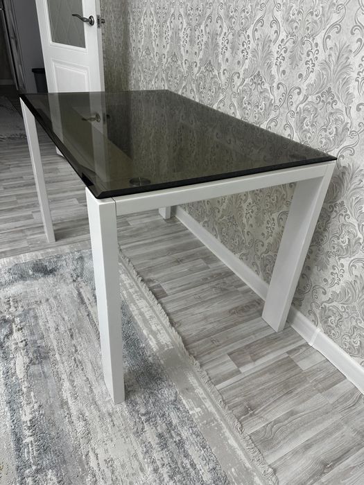 Продам кухонный стол