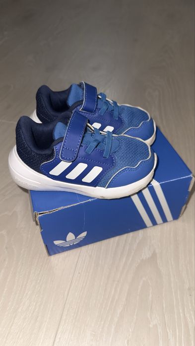 Сини adidas маратонки!!!