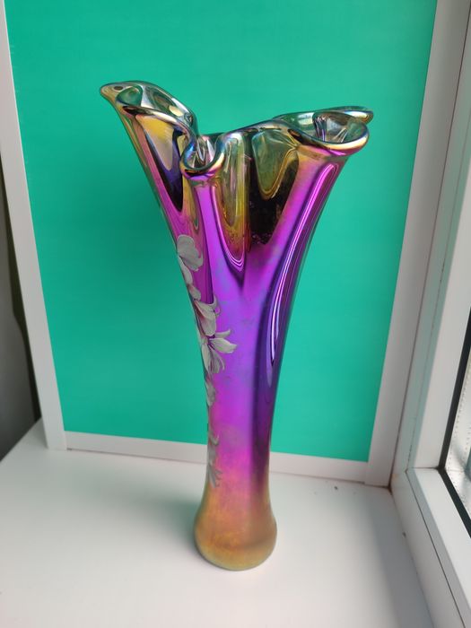 Ваза стеклянная с рисунками цветов