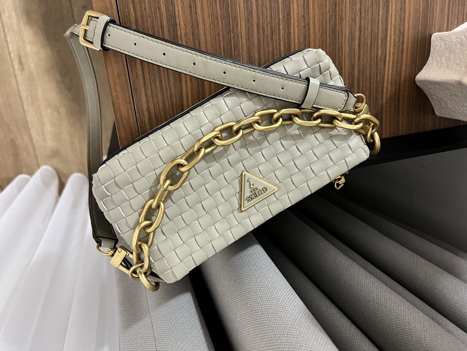 Оригинална Guess чанта носена само няколко пъти