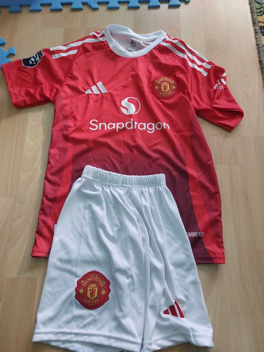 Manchester united нов екип 152