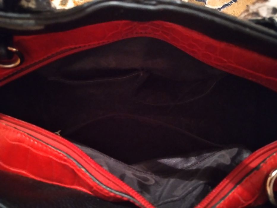 Қоңыр қызыл сумка