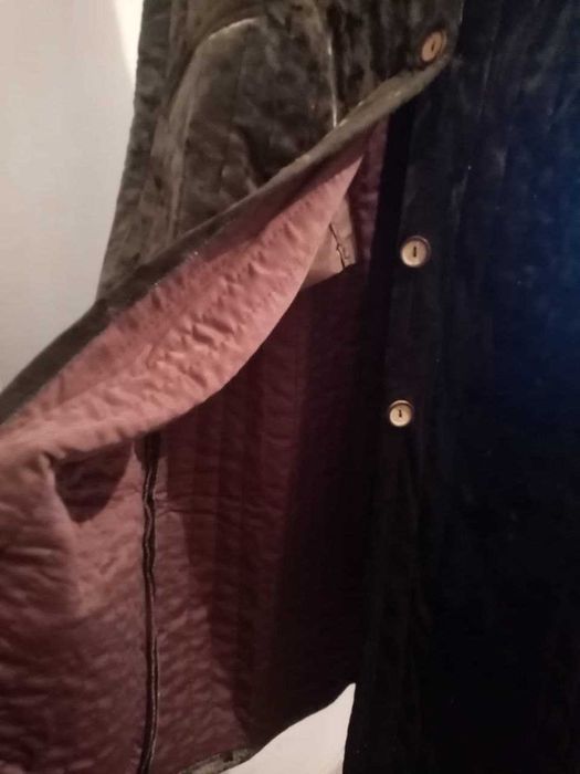 Жаңа камзол сатылады