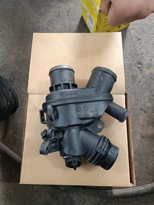 термостат RANGE ROVER 2018 года