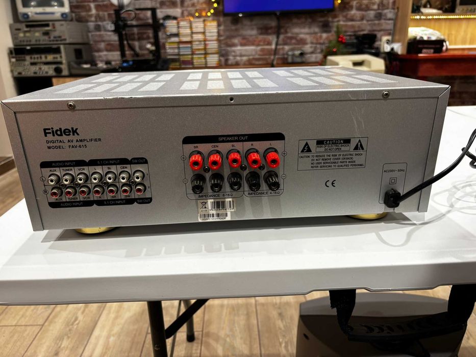 Усилвател FIDEK FAV-615