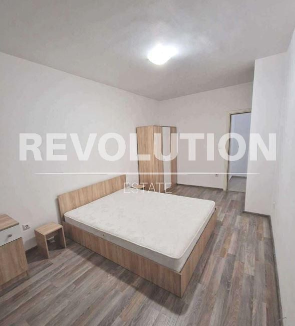 Дава се под наем Двустаен апартамент в Варна, Възраждане 1 - 79 кв.м за 423.81 € - Снимка #2