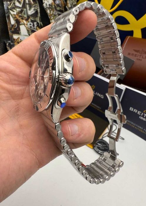 Breitling Chronomat b01