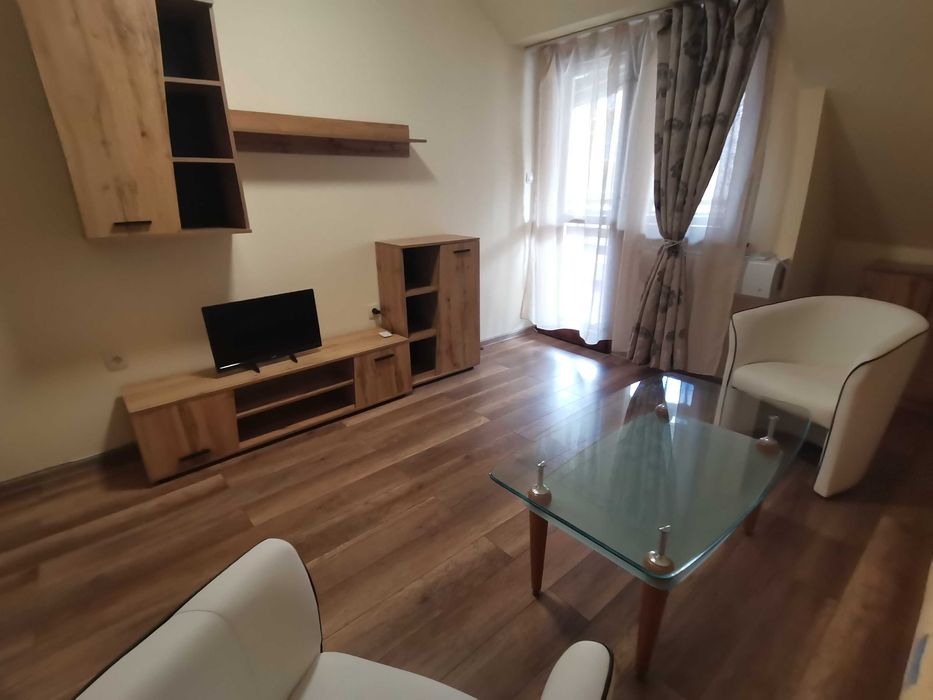 Дава се под наем Двустаен апартамент в Бургас, Изгрев - 67 кв.м за 229.5 € - Снимка #3