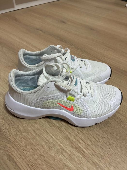 Дамски маратонки nike