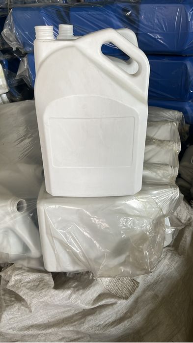 Новые пластиковые канистры