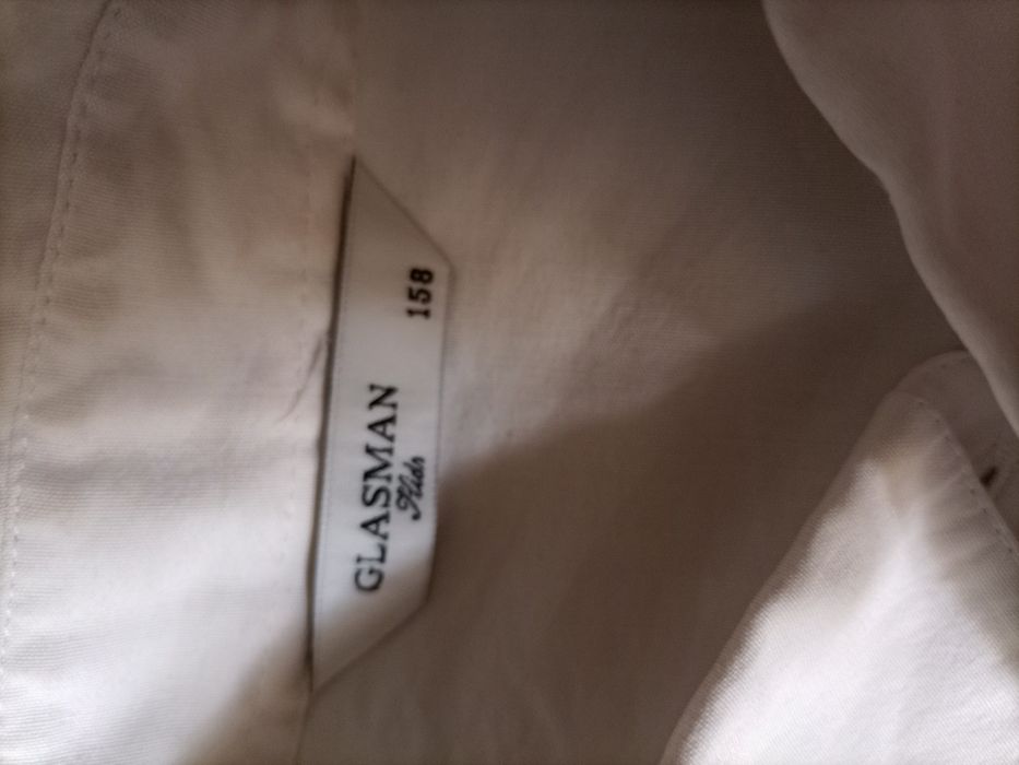 Продаются рубашки для девочек и мальчиков.