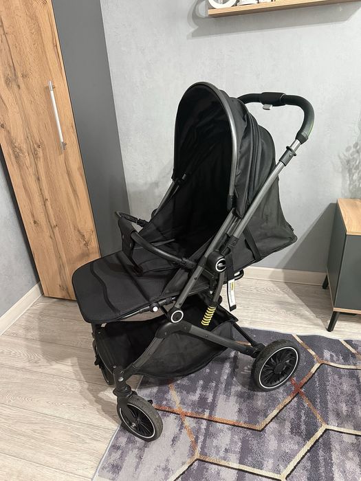 Продам коляску прогулочную