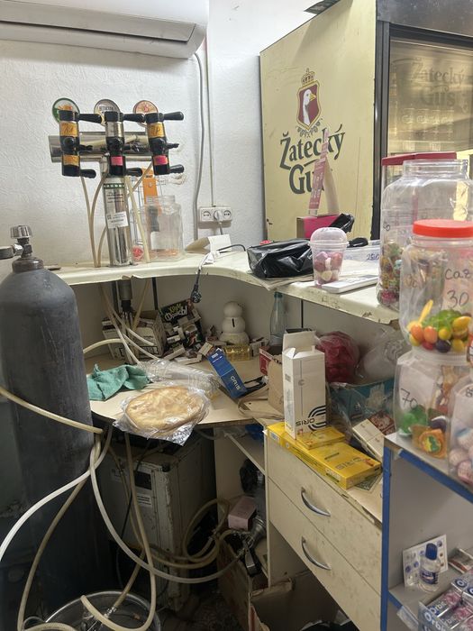 Мебель и полка для магазин