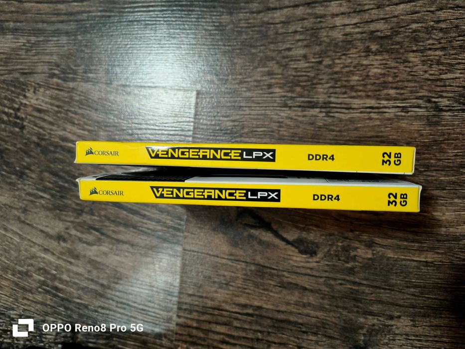 Памет Corsair Vengeance LPX Black 32GB, DDR4, 3200MHz