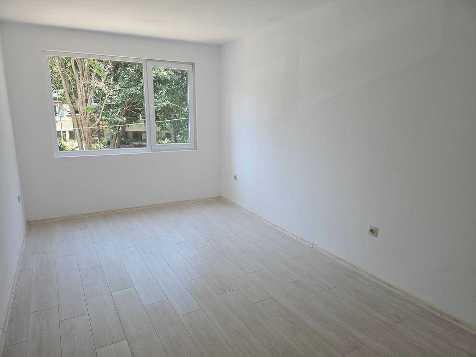 Продава се Тристаен апартамент в Варна, Трошево - 60 кв.м за 2432 €/кв.м - Снимка #2