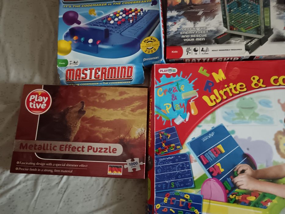 Jocuri interactive copii și un puzzle