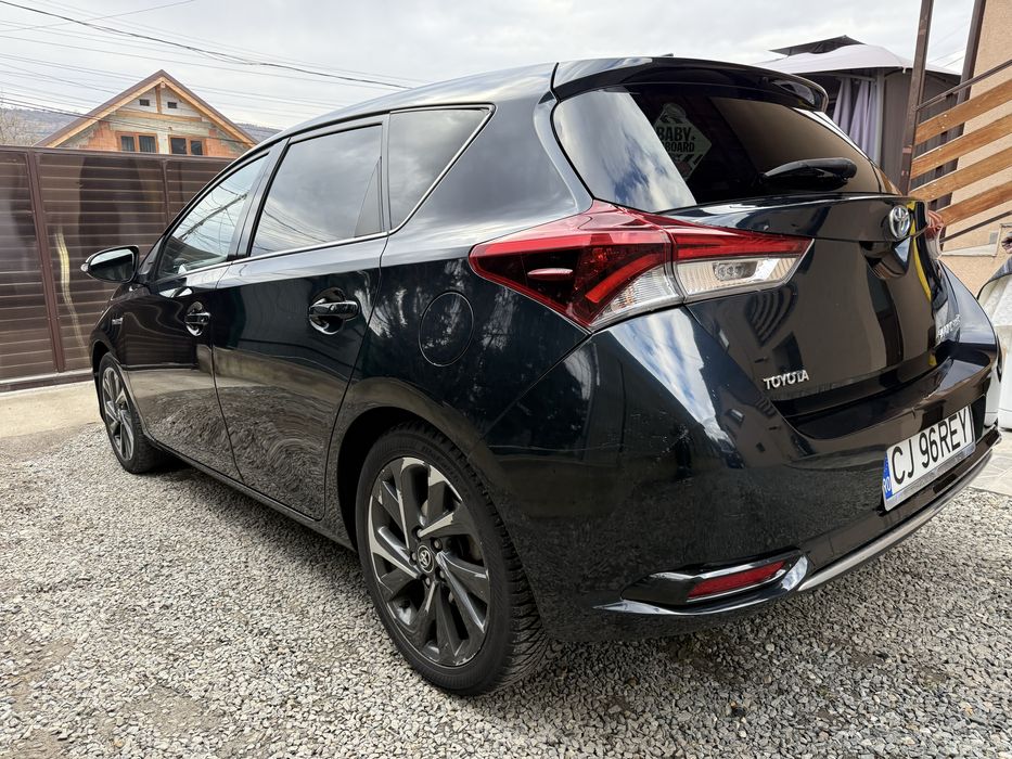 Toyota Auris Hybrid