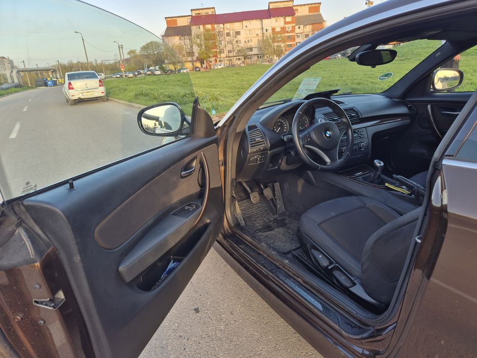BMW Seria 1 (E81) – 2.0 Benzină – 2009