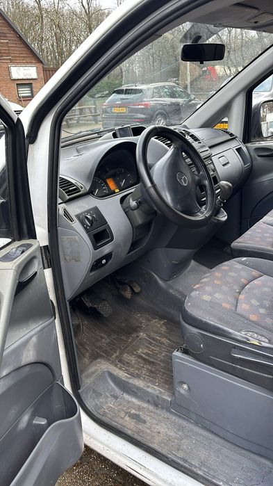 Mercedes Vito baza lunga transporter 2.2 diesel euro 4 3 locuri Viano