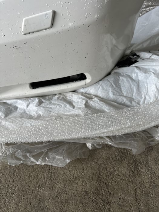 Продам бампер Камри 40