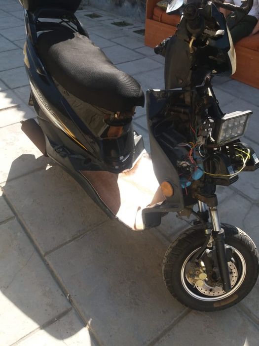 Скутер 150 кубов