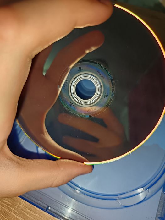 Продам игру Одни из нас playstation 4