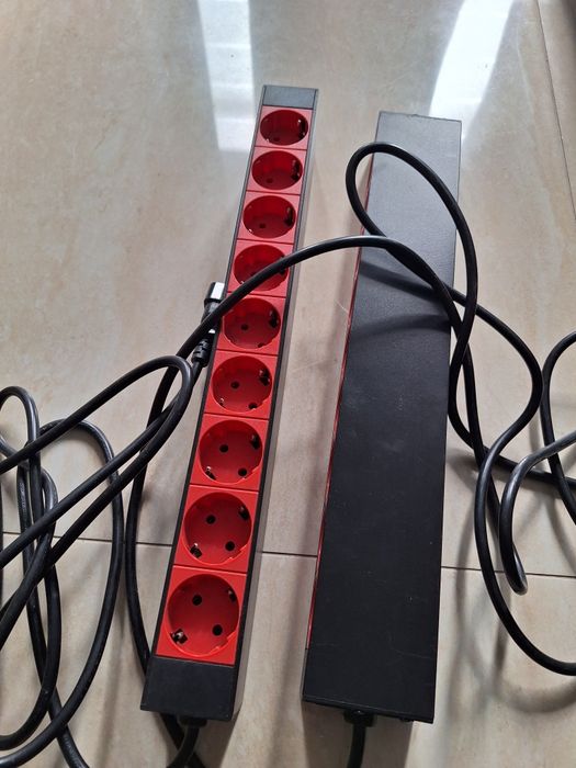 Prelungitoare profesionale pentru UPS, 19 ", rackuri IT, servere sau echipamente electronice+ cabluri adaptor priza, noi/ nefolosite 2 buc la 180 lei