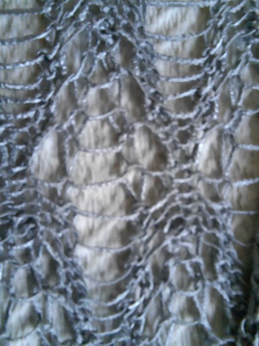 Сребристо пуловерче без ръкав плетиво размер Л