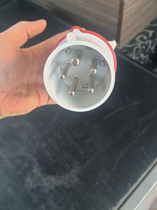 Cuptor electric de 8 pizza  Trifazic preț negociabil