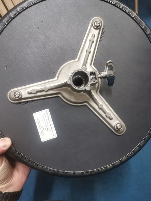 Продам стул для барабанщика mapex