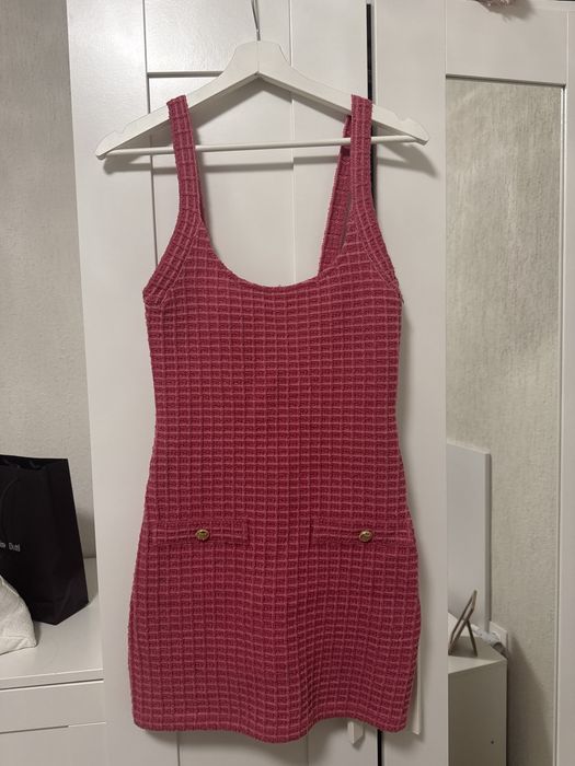 Розова рокля