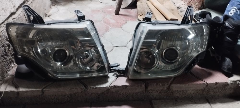 Продам фары Паджеро 4