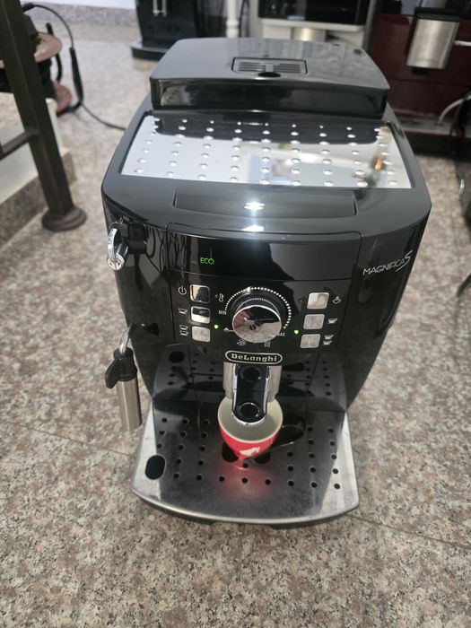 Кафемашина Delonghi magnifica s