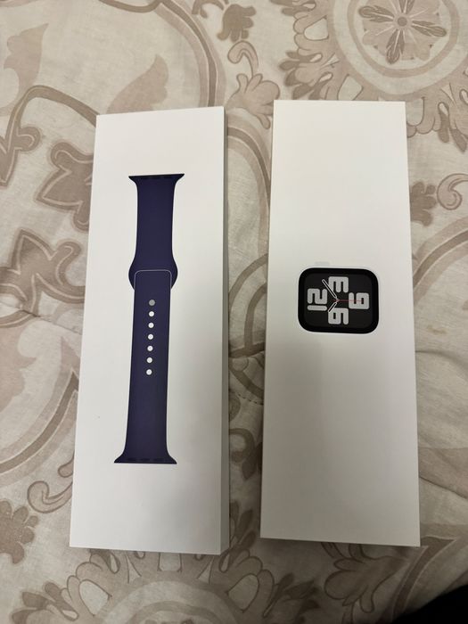 Apple watch SE 2  44mm чисто нов !