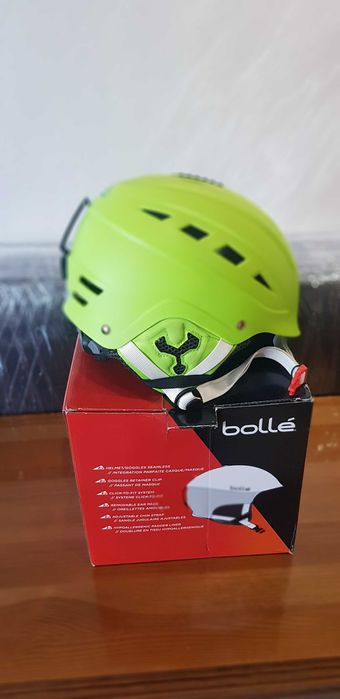 Продавам ски яке и каска